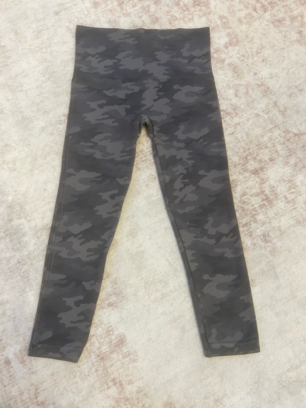 SPANX Gray Camo High-Waist Leggings Size Medium
